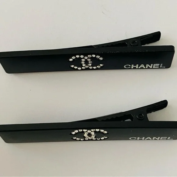 Brand New Chanel Beaute double C Logo Rhinestones Hair Clips (set of 2) - Picture 4 of 8